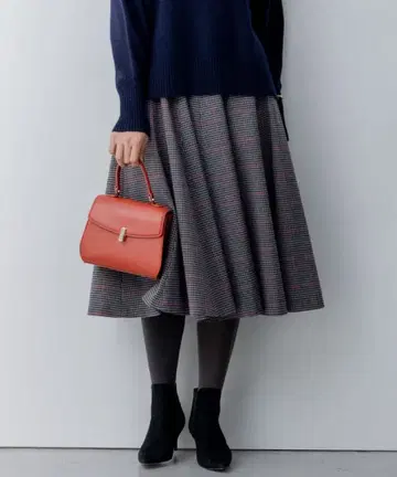 새상품급 쿠미쿄쿠 T/R 트윌 스트레치 플레어 스커트