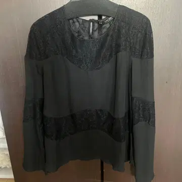 레이스 블라우스