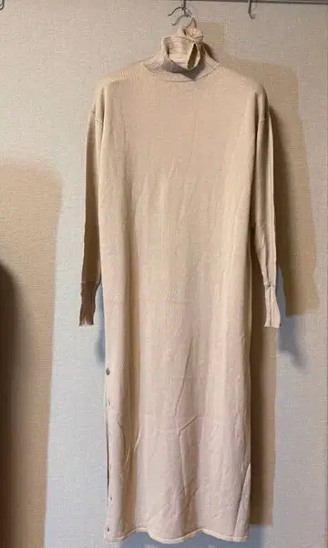 [ 미사용 새상품 ] emmi 니트 원피스