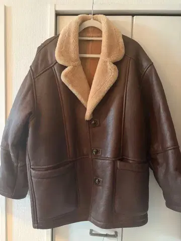 브라운 가죽 오버 사이즈 무스탕 코트 내일까지 가격 인하 중