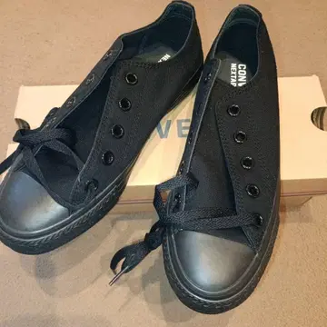 CONVERSE 블랙 스니커즈 22.5cm