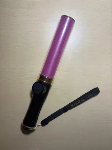 핑크색 응원봉 광택 마감