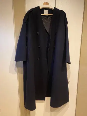 에브레 네이비 더블 브레스트 롱 코트