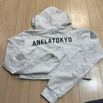 ANELATOKYO 그레이 백 로고 후드 부착 크롭 후드티, 프리