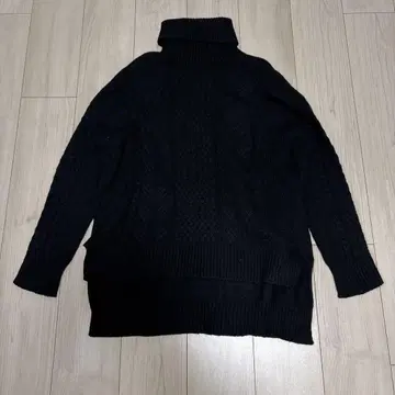 개럴개런트 울 나일론 터틀넥 니트 케이블 짜임 블랙