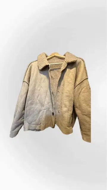 무스탕풍 베이지 자켓