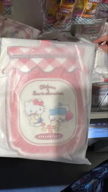 치이카와 산리오 페이크 다이컷 패스 케이스 (하치와레 헬로키티)