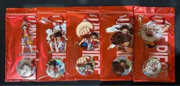ONE PIECE 오로라 아크릴 키링 & 메탈릭 캔뱃지 5종 세트