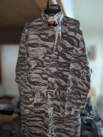 AVIREX 츠나기 카모 패턴