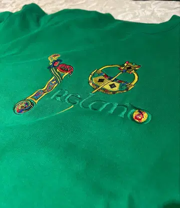 아이리쉬 자수 그린 트레이닝복