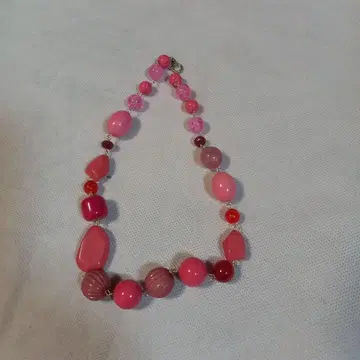 핑크 계열 목걸이