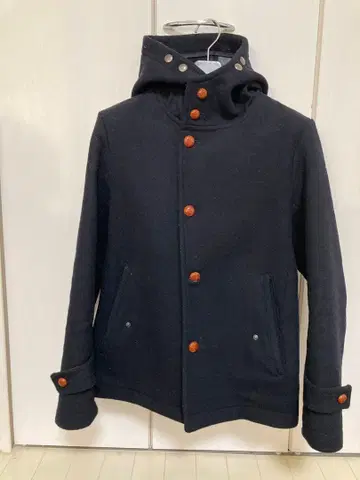 네이비 후드 부착 코트