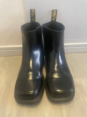 새상품급 Dr.Martens 여성용 블랙 지퍼 있음 [ 박스 있음 ]