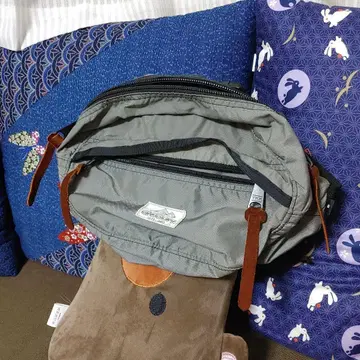 GREGORY 그레이 바디백