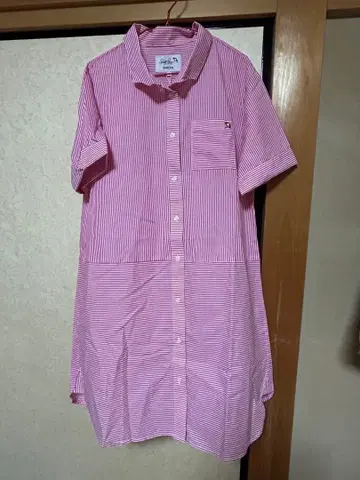 아놀드 파머 핑크와 화이트 스트라이프 반팔 롱 셔츠