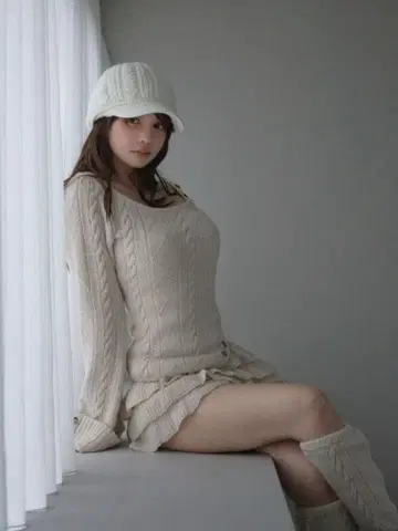 andmary AM1571 Leia frill set up