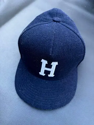 HUF 스냅백 울 캡