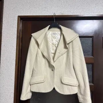 DANA PARIS 아이보리 숏 자켓 40