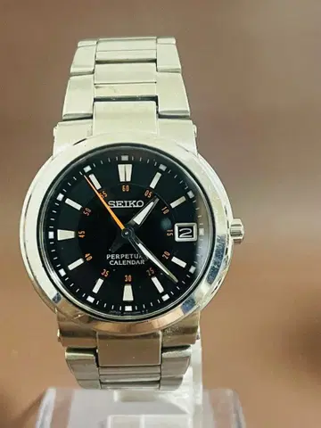 세이코 8F32-00R0 남성용 손목시계