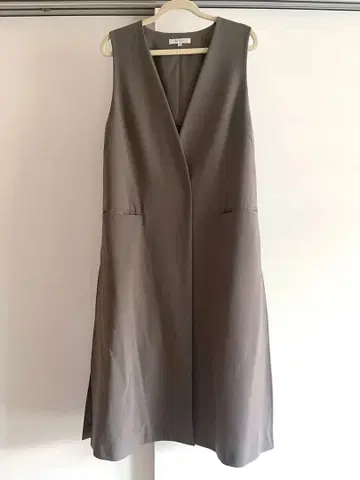 12/25까지 [ EPOCA ] 카키 롱베스트 ( 40 )