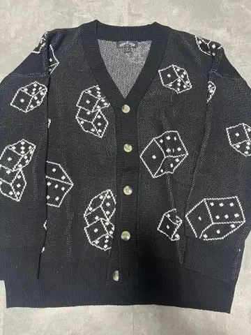 주사위 무늬 니트 가디건 V넥