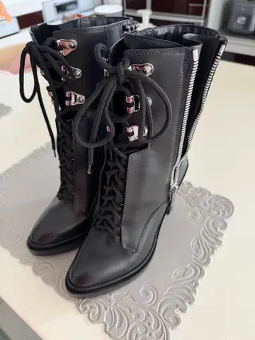 레어 사이즈 24.5cm 세르지오로시 스터드 힐 부츠