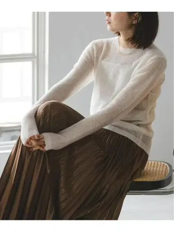 NOBLE 파인 알파카 울 시어 니트 화이트