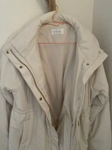 미사용에 가까운! GLOBAL WORK 후드 부착 화이트 다운 자켓