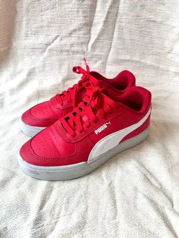 PUMA 레드 스니커즈