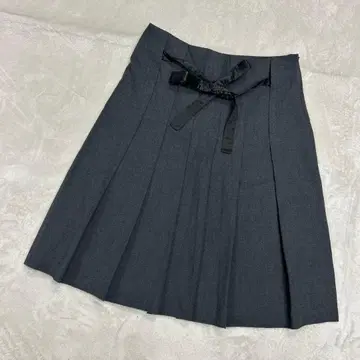새상품급 MARELLA 다크 그레이 플리츠 스커트 리본 포함