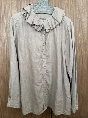 네스트로브 린넨 프릴 블라우스