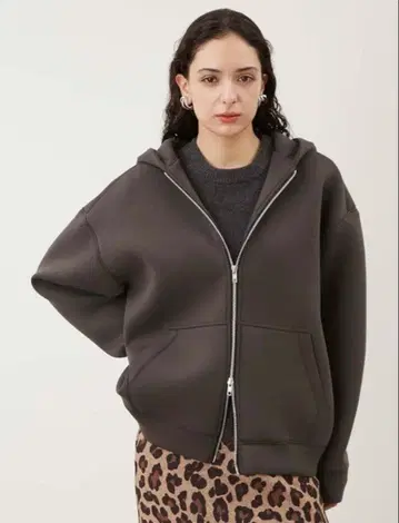 미라 오웬 지퍼 후드티 차콜 그레이