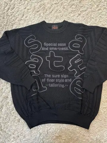 새상품급 산타페 블랙 니트 스웨터 문자 자수