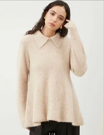 Mila Owen 카라 달린 페플럼 니트 풀오버