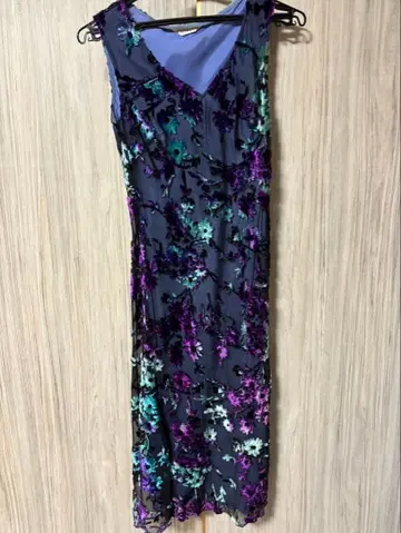 플라워 자수 슬리브리스 무릎 기장 원피스