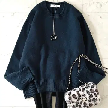 새상품급 ebure 에부르 울 캐시미어 크루넥 니트 다크 블루 긴팔