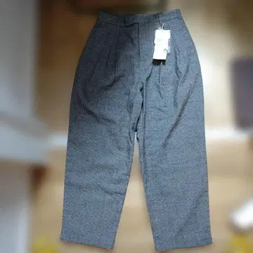 체크 무늬 턱 캐주얼 팬츠 택 포함 새상품 미시착