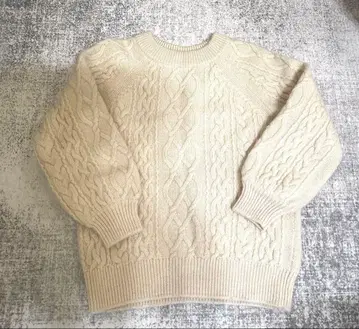 아이보리 케이블 니트 스웨터 긴팔