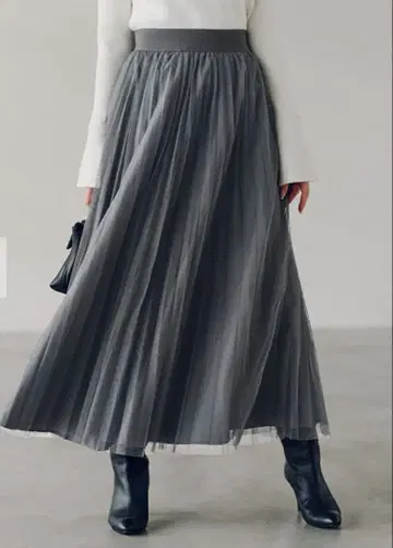 urs 플리츠 샤샤 스커트 차콜