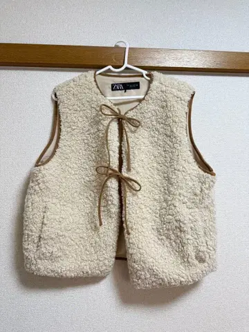 ZARA 아이보리 보아 베스트 리본 포함