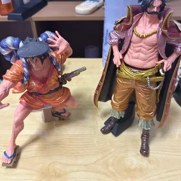 원피스 액션 피규어 빨간색