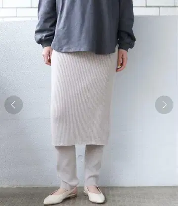 [ 새상품 ] 아메리칸 홀릭 레깅스 포함 니트 스커트 베이지