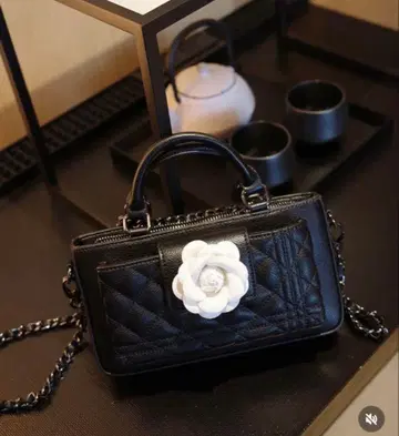 [ 새상품급 ] Riu riu Rose phone bag 블랙