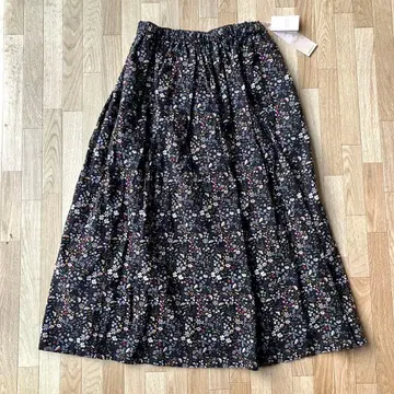 꽃무늬 롱 스커트 클라우드나인 블랙 새상품 택 포함 cloudnine
