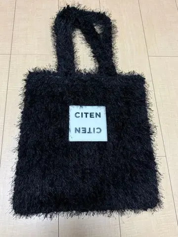 CITEN 퍼 토트백 블랙