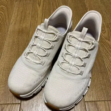 스케쳐스 Slip-ins 스니커즈