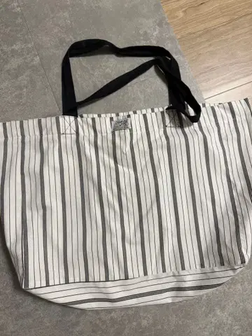 house on the hill 토트백