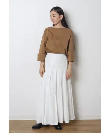 meri (메리) 턱 개더 스커트 화이트