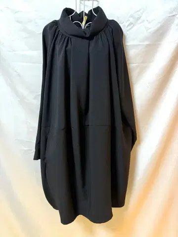 [ 안나 바사니 ] 블랙 긴팔 원피스