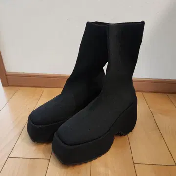 통굽 하이컷 삭스 부츠 블랙